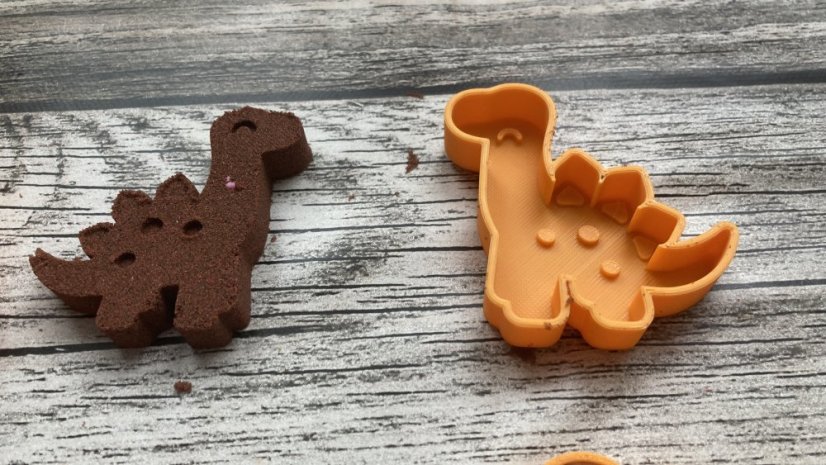 mini-bábovičky (různé druhy uvnitř) - Motiv bábovky: dino - dlouhokrk