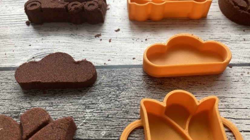 mini-bábovičky (různé druhy uvnitř) - Motiv bábovky: cup cake