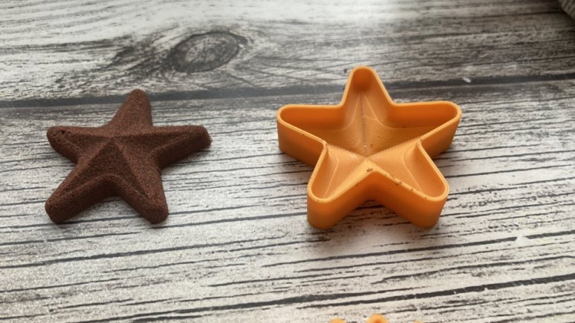 mini-bábovičky (různé druhy uvnitř) - Motiv bábovky: dino - dlouhokrk