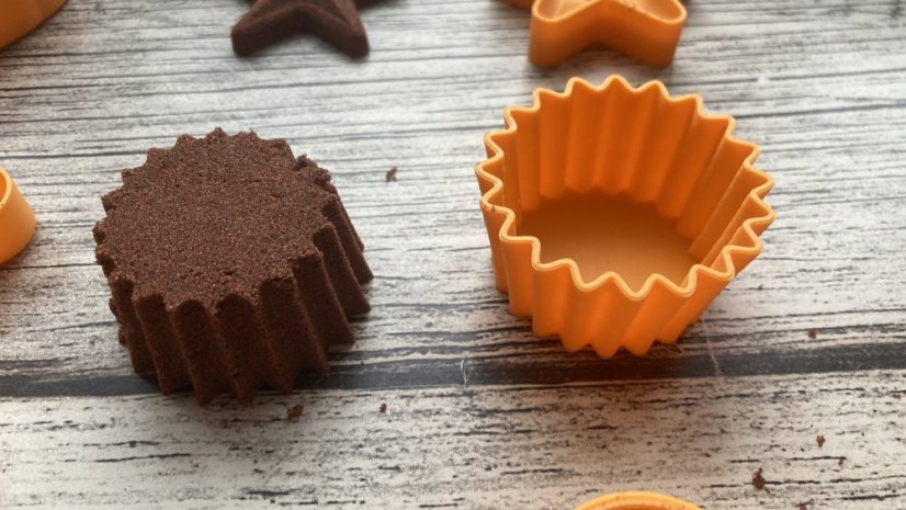 mini-bábovičky (různé druhy uvnitř) - Motiv bábovky: dino - dlouhokrk