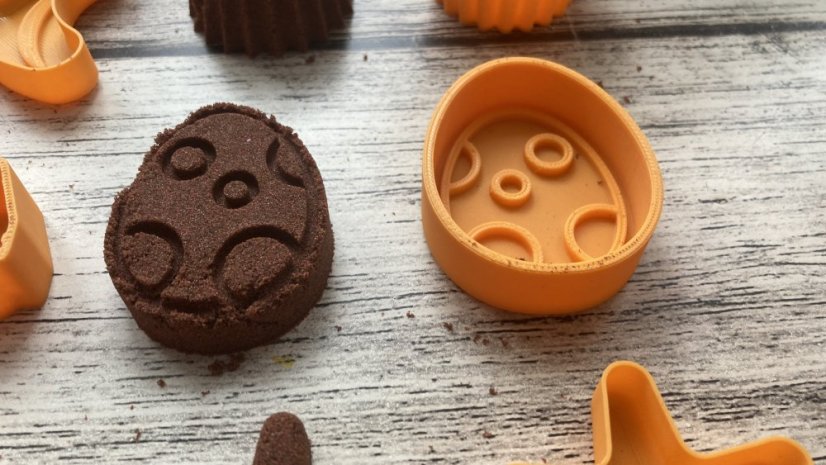 mini-bábovičky (různé druhy uvnitř) - Motiv bábovky: dino - dlouhokrk