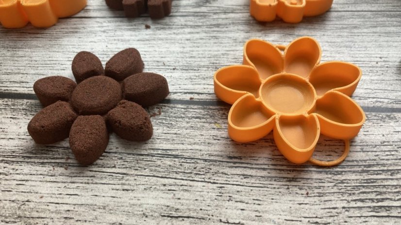 mini-bábovičky (různé druhy uvnitř) - Motiv bábovky: cup cake